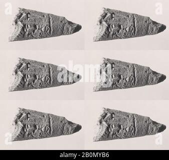 Cono votivo con iscrizione cuneiforme di Gudea, Neo-Sumeriana, Neo-Sumeriana, Data ca. 2090 a.C., Mesopotamia, probabilmente da Girsu (Modern Tello), Neo-Sumero, Clay, Top: 8 cm, End: 2,9 cm, Total: 5,4 cm, Clay-Tablets Incise Foto Stock