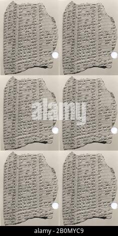 Prisma cuneiforme: Iscrizione di Esarhaddon, Assiria, Neo-Assiria, Data ca. 681 a.C., Mesopotamia, probabilmente da Babilonia (moderna Hillah), Assiria, Clay, 3,75 x 4,5 x 1,69 pollici. (9,53 x 11,43 x 4,3 cm), Con Iscrizione Clay-Tablets Foto Stock