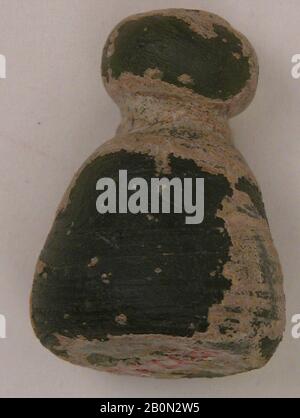 Pezzo di scacchi, pedone, pezzo di scacchi, 8th–11th secolo, Attribuito a Western Islamic Lands, vetro, H. 1 5/16 in. (3,3 cm), pezzi da gioco Foto Stock