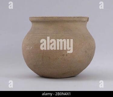 Ciotola, 9th–10th secolo, Trovato Iran, Nishapur, Earthenware; non lazed, Ceramica Foto Stock