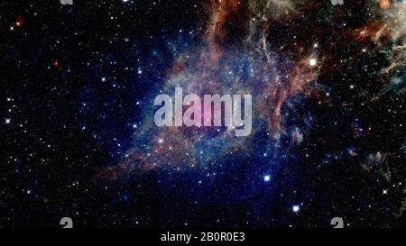 Pleiades in un cielo di notte scuro. Elementi di questa immagine fornita dalla NASA. Foto Stock