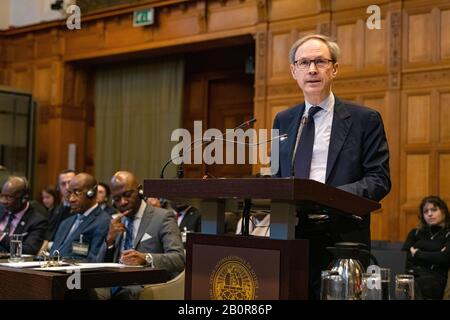 L'AIA, 18 febbraio 2020 - Francia agenti e delegazioni, F. Alabrume, A. Pele & H. Ascensio il giorno dell'udienza 2nd nelle immunità e nella criminalità Foto Stock