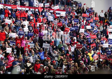 Colorado Springs, Stati Uniti. 20th Feb, 2020. Sostenitori di Trump al Grande evento Keep America alla Broadmoor World Arena di Colorado Springs, Colorado. Credito: Il Photo Access/Alamy Live News Foto Stock