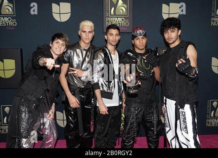 Miami, Florida, Stati Uniti. 20th Feb 2020. CNCO rappresenta un backstage durante il Premio lo Nuestro 2020 di Univision all'AmericanAirlines Arena il 20 febbraio 2020 a Miami, Florida. (Foto di Alberto E. Tamargo/Sipa USA) Credit: Sipa USA/Alamy Live News Foto Stock