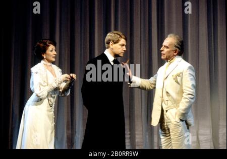 Jane Lapotaire (Gertrude), Kenneth Branagh (Hamlet), John Shrapnel (Claudius) In Frazione Di Shakespeare Royal Shakespeare Company (Rsc), Barbican Theatre, Londra Ec1 12/1992 Foto Stock