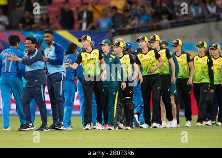 Sydney, Australia. 21st Feb, 2020. L'India sconfigge l'Australia durante la T20 World Cup 2020 della ICC Women's Group Stage Match tra Australia Women e India Women al Sydney Showground Stadium, Sydney, Australia, il 21 febbraio 2020. Foto Di Peter Dovgan. Solo uso editoriale, licenza richiesta per uso commerciale. Nessun utilizzo nelle scommesse, nei giochi o nelle singole pubblicazioni di club/campionato/giocatore. Credit: Uk Sports Pics Ltd/Alamy Live News Foto Stock