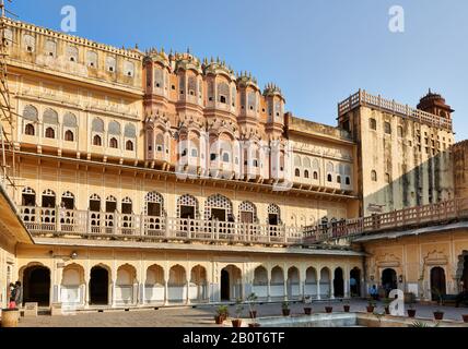 Retro del Palazzo dei Venti, Hawa Mahal, Jaipur, Rajasthan, India Foto Stock