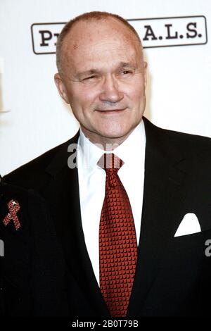 New York, NY, Stati Uniti. 7 Ottobre 2008. Il responsabile della polizia di New York, Raymond Kelly al progetto A.L.S. Benefit gala 'Tomorrow is Tonight' al Waldorf=Astoria. Credito: Steve Mack/Alamy Foto Stock