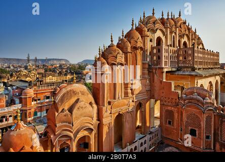 Retro del Palazzo dei Venti, Hawa Mahal, Jaipur, Rajasthan, India Foto Stock