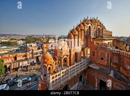 Retro del Palazzo dei Venti, Hawa Mahal, Jaipur, Rajasthan, India Foto Stock