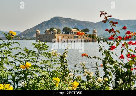 Jal Mahal Palace All'Interno Di Man Sagar Lago, Jaipur, Rajasthan, India Foto Stock