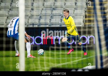 Odense, Danimarca, 16th, Febbraio 2020. Simon Hedlund (27) di Brondby SE visto durante la 3F Superliga partita tra OB e Brondby SE al Parco Naturale dell'energia di Odense. (Photo Credit: Gonzales Photo - Lasse Lagoni). Foto Stock