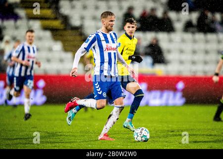 Odense, Danimarca, 16th, Febbraio 2020. Kasper Larsen (5) di OB visto durante la 3F Superliga match tra OB e Brondby SE al Parco Naturale energia di Odense. (Photo Credit: Gonzales Photo - Lasse Lagoni). Foto Stock