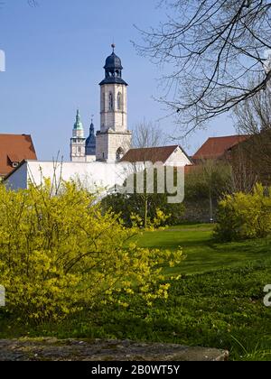 Tre torri vista, Marktkirche, Hausmannsturm municipio, chiesa monastero agostiniano a Bad Langensalzza, Turingia, Germania, Europa Foto Stock