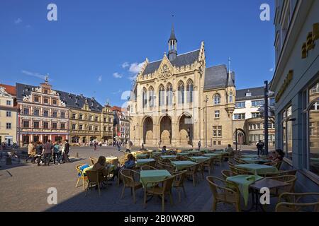Mercato del pesce con Allevamento Haus zum Breiten e municipio a Erfurt, Turingia, Germania, Europa Foto Stock