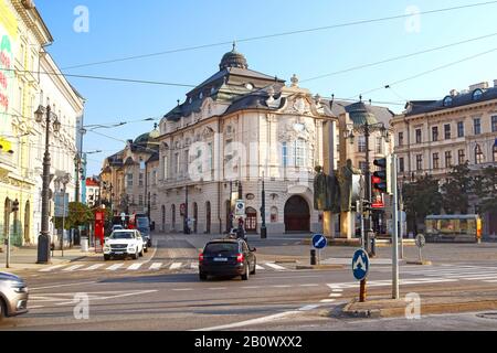 Bratislava, SLOVACCHIA - 02 SETTEMBRE 2019: Costruzione della Filarmonica dello Stato Slovacca su piazza Ludovita Stura Foto Stock