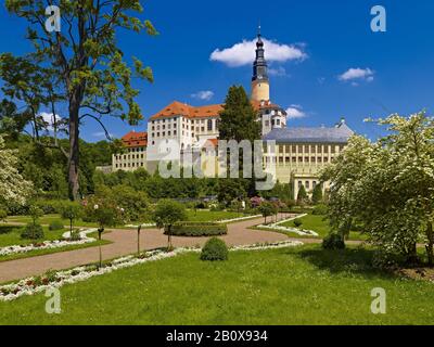 Castello di Weesenstein con giardino barocco a Müglitztal, Sassonia, Germania, Foto Stock
