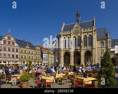 Mercato del pesce, municipio e Haus zum Breiten Herd, Street cafe, Erfurt, Turingia, Germania, Foto Stock