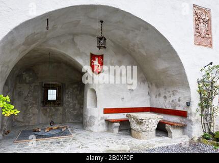 Visita al castello di Hohenwerfen a Salzkammergut, Austria Foto Stock