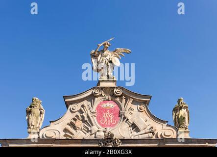 Monastero Paolino in Polonia. Santuario di Santa Maria a Czestochowa. Importante luogo di pellegrinaggio in Polonia. Jasna Gora. Scultura Di San Michele Foto Stock