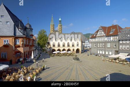 Piazza del mercato con Kaiserworth e municipio, Goslar, bassa Sassonia, Germania, Foto Stock