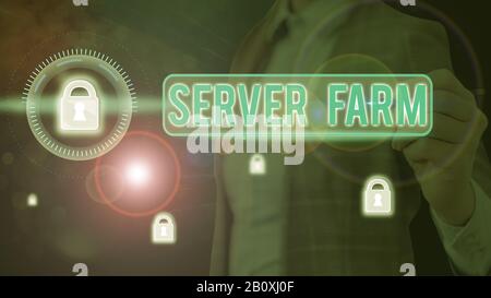 Parola di scrittura di testo Server Farm. Business photo per la presentazione di un gruppo di computer che operano come server e alloggiata insieme Foto Stock