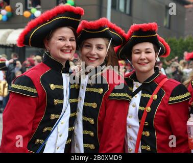 Donzdorf, Germania - 03 marzo 2019: Tradizionale processione festosa di carnevale Foto Stock