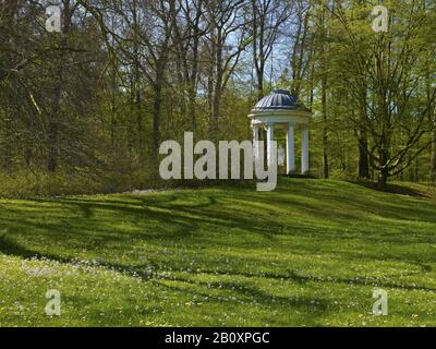 Padiglione della donna bianca nel parco del palazzo di Bad Kostitz, Turingia, Germania, Foto Stock