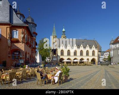 Piazza del mercato con Kaiserworth e municipio, Goslar, bassa Sassonia, Germania, Foto Stock