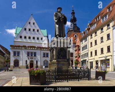 Monumento di Lutero, municipio e chiesa di S. Andreas sul mercato di Lutherstadt Eisleben, Sassonia-Anhalt, Germania, Foto Stock