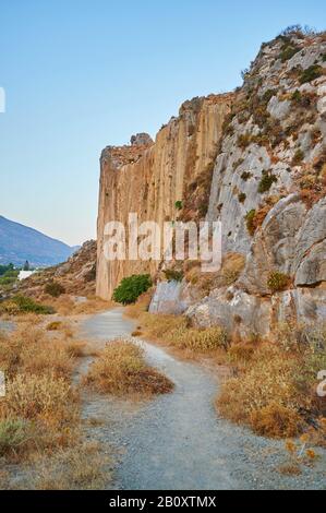 Rocce al Paligremnos Beach costa, Grecia, Creta Foto Stock