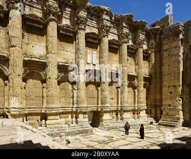 All'interno del tempio di Bacco nell'antica città di Baalbek, Libano, Foto Stock