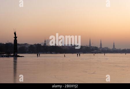 Alster Esterno congelato al tramonto, Alster Pleasure, Amburgo, Germania, Foto Stock