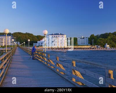 Molo con stazione balneare di Heiligendamm, Mecklenburg-West Pomerania, Germania, Foto Stock