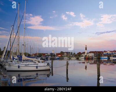 Porto di Timmendorf al tramonto, Insel Poel, Mecklenburg-Vorpommern, Germania, Foto Stock