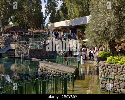 Yardenit, sito battesimale commerciale sul Giordano vicino al mare di Galilea, Israele, Foto Stock