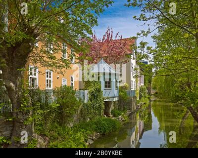 Case sul torrente di montagna del Gera a Erfurt, Turingia, Germania, Foto Stock