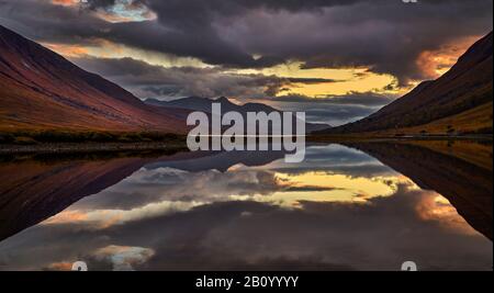 Loch Etive al tramonto, Argyll e Bute, Scozia Foto Stock