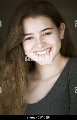 Ritratto di una ragazza adolescente Foto Stock