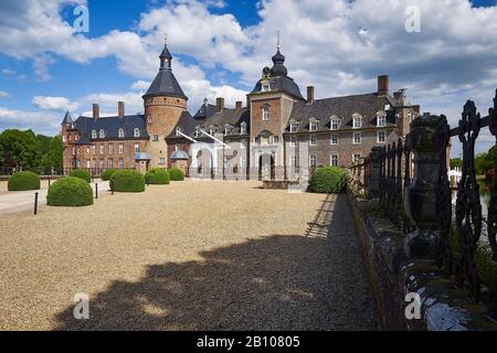 Anholt fossato castello, quartiere Borken, Renania Settentrionale-Vestfalia, Germania Foto Stock