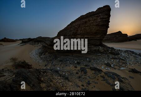 Formazioni rocciose ai margini del Sahara, Egitto Foto Stock