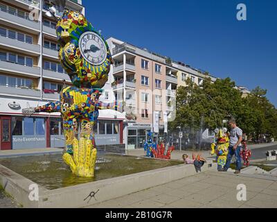 Fontana a fumetti a Brunnenplatz a Francoforte (Oder), Brandeburgo, Germania Foto Stock