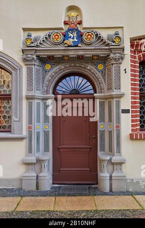 Portale della casa a Langenstrasse 1 a Goerlitz, Sassonia, Germania Foto Stock