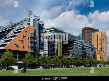 Edificio Ensemble A Linkstraße, Architetto Richard Rogers, Tilla-Durieux-Park, Tiergarten, Mitte, Berlino, Germania Foto Stock