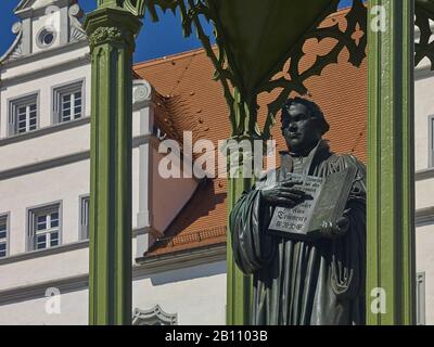 Monumento Lutero sul mercato di Wittenberg, Sassonia-Anhalt, Germania Foto Stock