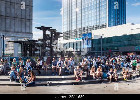 Fontana Dell'Amicizia Internazionale, Alexanderplatz, Berlino, Germania Foto Stock