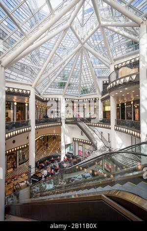 Shopping center Quartier 206, Friedrichstrasse, nel quartiere Mitte di Berlino, Germania Foto Stock