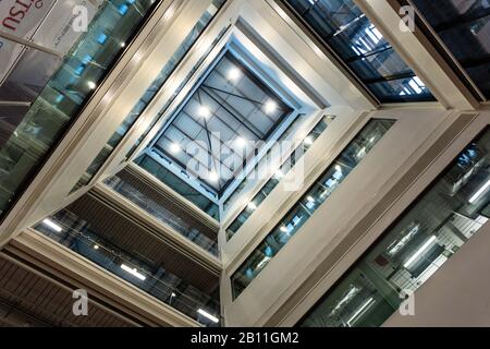 L'edificio Advance 2, il Dudley College of Technology, Dudley, West Midlands, Regno Unito Foto Stock