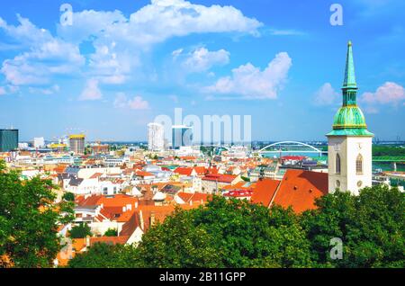 Vista panoramica della città vecchia di Bratislava, Slovacchia. Foto Stock