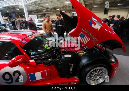 Londra 22 febbraio 2020 il London Classic Car Show 2020, che celebra il suo sesto anno in una nuova sede, London Olympia.Fondata come l'evento da non perdere per i proprietari di auto classiche, collezionisti, esperti e appassionati, sarebbe in paradiso per gli acquirenti dalla 20th alla 23th di febbraio, Con alcune delle più belle automobili classiche del mondo e modelli vintage in vendita.Paul Quezada-Neiman/Alamy Live News Foto Stock